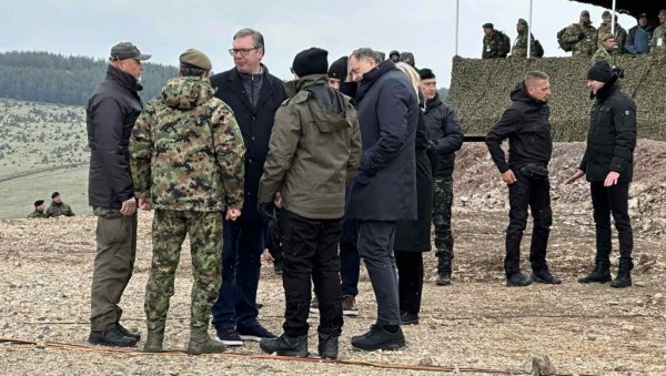 ВУЧИЋ О ИЗЈАВАМА КОНАКОВИЋА: Мисле да имају морално право да нам држе придике ВУЧИЋ О ИЗЈАВАМА КОНАКОВИЋА: Мисле да имају морално право да нам држе придике