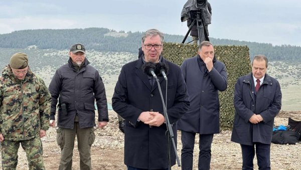 ТАКО ТРЕБА ДА НАМ ИЗГЛЕДАЈУ ТЕНКОВИ Вучић након изванредних резултата на Пештеру - Задовољан сам укупном спремношћу наше Војске ТАКО ТРЕБА ДА НАМ ИЗГЛЕДАЈУ ТЕНКОВИ Вучић након изванредних резултата на Пештеру - Задовољан сам укупном спремношћу наше Војске