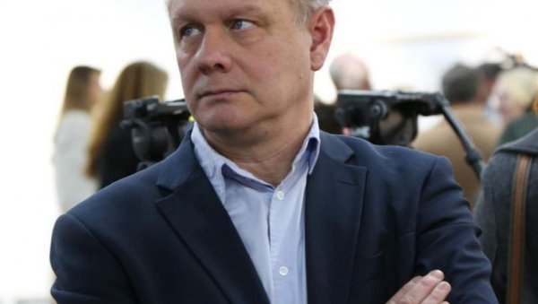 ТРЕЋИ МАНДАТ НА ЧЕЛНОЈ ФУНКЦИЈИ У КЦНС: Бојан Панаотовић поново директор Културног центра Новог Сада ТРЕЋИ МАНДАТ НА ЧЕЛНОЈ ФУНКЦИЈИ У КЦНС: Бојан Панаотовић поново директор Културног центра Новог Сада
