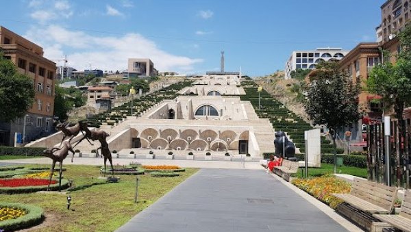 ПОСТИГНУГ ДОГОВОР: Јерменија пристала да врати Азербејџану четири села у пограничној области ПОСТИГНУГ ДОГОВОР: Јерменија пристала да врати Азербејџану четири села у пограничној области