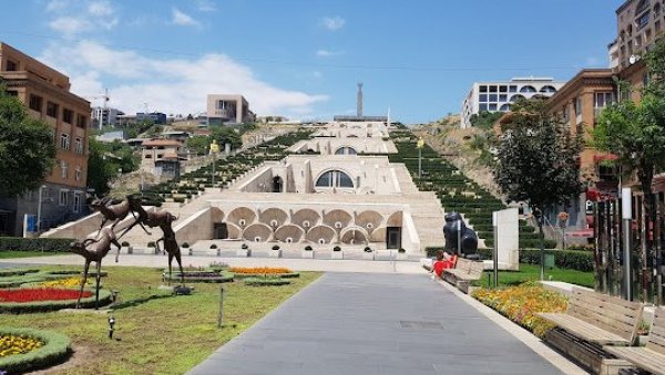 ПОСТИГНУГ ДОГОВОР: Јерменија пристала да врати Азербејџану четири села у пограничној области