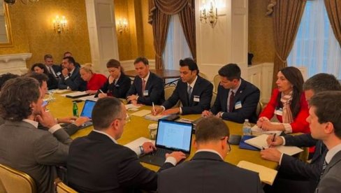 MALI IZ VAŠINGTONA: Investitori imaju poverenje u srpsku ekonomiju i njen potencijal za rast (FOTO) MALI IZ VAŠINGTONA: Investitori imaju poverenje u srpsku ekonomiju i njen potencijal za rast (FOTO)