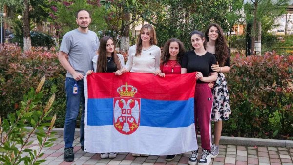 ЗНАЊЕМ НАНИЗАЛЕ ЧЕТИРИ МЕДАЉЕ: Успех ученица из Србије на 13. Европској математичкој олимпијади за девојке у Грузији ЗНАЊЕМ НАНИЗАЛЕ ЧЕТИРИ МЕДАЉЕ: Успех ученица из Србије на 13. Европској математичкој олимпијади за девојке у Грузији