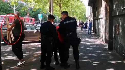 KAKVA KLOPKA: Ovako je policija nadmudrila huligane i pohapsila aktere velike tuče navijača pred večiti derbi (FOTO/VIDEO) KAKVA KLOPKA: Ovako je policija nadmudrila huligane i pohapsila aktere velike tuče navijača pred večiti derbi (FOTO/VIDEO)