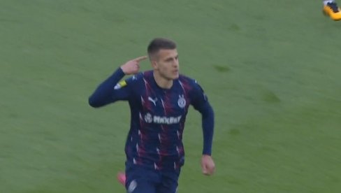CRNO-BELA RADOST NA MARAKANI: Ovako je Partizan otvorio 173. večiti derbi golom (VIDEO) CRNO-BELA RADOST NA MARAKANI: Ovako je Partizan otvorio 173. večiti derbi golom (VIDEO)