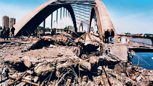 ЖЕЖЕЉЕВ МОСТ ЗАУВЕК ОСТАО У СРЦУ НОВОСАЂАНА: На данашњи дан, 1999. године, НАТО први пут атаковао на грандиозну Дунавску ћуприју