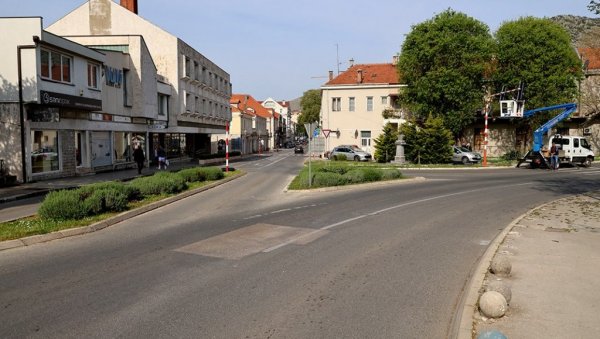 ЗБОГ РАДОВА МЕЊА СЕ РЕЖИМ САОБРАЋАЈА КРОЗ ЦЕНТАР ГРАДА: Требиње добија нови кружни ток ЗБОГ РАДОВА МЕЊА СЕ РЕЖИМ САОБРАЋАЈА КРОЗ ЦЕНТАР ГРАДА: Требиње добија нови кружни ток