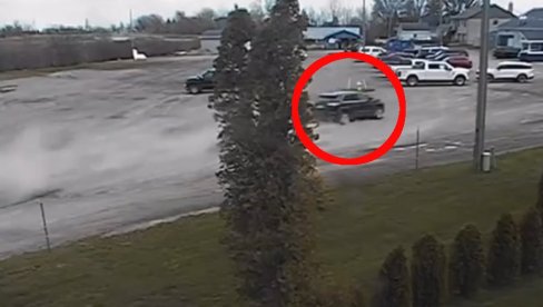 ROĐENDANSKA ŽURKA SE PRETVORILA U HOROR: Dvoje dece poginulo, više osoba povređeno u blizini Detroita (VIDEO) ROĐENDANSKA ŽURKA SE PRETVORILA U HOROR: Dvoje dece poginulo, više osoba povređeno u blizini Detroita (VIDEO)
