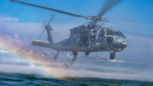 УЖАС ТОКОМ ВОЈНИХ ВЕЖБИ: Два хеликоптера пала у море, има мртвих - Америка понудила помоћ