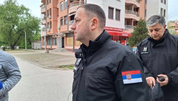 ВЕЛИКИ РИЗИК ЗА НАШЕ ПРИПАДНИКЕ Креће уклањање бомбе са 430 кг експлозива, евакуисано насеље Стеван Синђелић ВЕЛИКИ РИЗИК ЗА НАШЕ ПРИПАДНИКЕ Креће уклањање бомбе са 430 кг експлозива, евакуисано насеље Стеван Синђелић