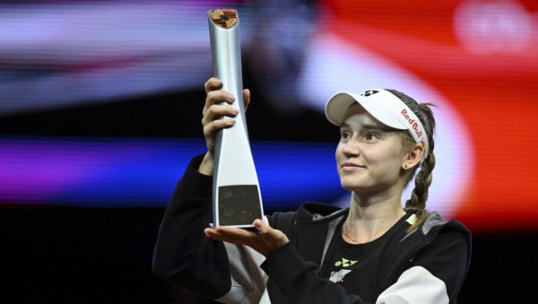 РУСКИЊА ИХ ШОКИРАЛА: Освојила ВТА титулу и порше, па одбила да се одвезе скупоценим колима РУСКИЊА ИХ ШОКИРАЛА: Освојила ВТА титулу и порше, па одбила да се одвезе скупоценим колима