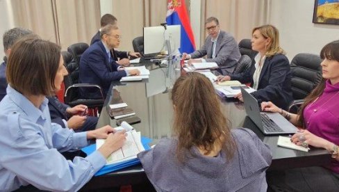 NAŠE ŠANSE NISU VELIKE, ALI BORIĆEMO SE ZA NAŠU SRBIJU: Predsednik Vučić iz NJujorka poslao snažnu poruku (FOTO) NAŠE ŠANSE NISU VELIKE, ALI BORIĆEMO SE ZA NAŠU SRBIJU: Predsednik Vučić iz NJujorka poslao snažnu poruku (FOTO)