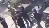 JEZIVO: Dosad neviđen snimak velike tuče navijača u Beogradu pred derbi (VIDEO) JEZIVO: Dosad neviđen snimak velike tuče navijača u Beogradu pred derbi (VIDEO)
