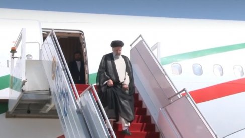 IRANSKI PREDSEDNIK U PAKISTANU: Raisi obećao da će povećati trgovinu sa Pakistanom na 10 milijardi (VIDEO)