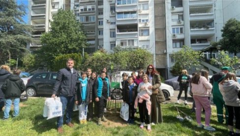 ЈЕДНА ШКОЛА = ЈЕДНО ДРВО: Општина Врачар обележила Међународни дан планете Земље