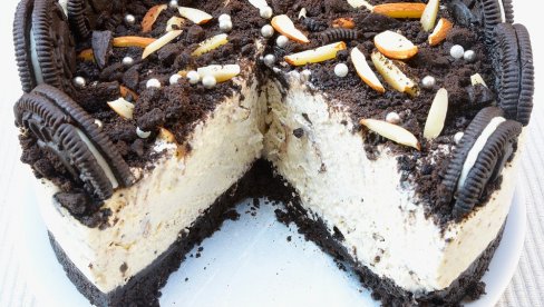 OREO ČIZKEJK: Napravite fenomenalni kolač i zadovoljite sva čula OREO ČIZKEJK: Napravite fenomenalni kolač i zadovoljite sva čula