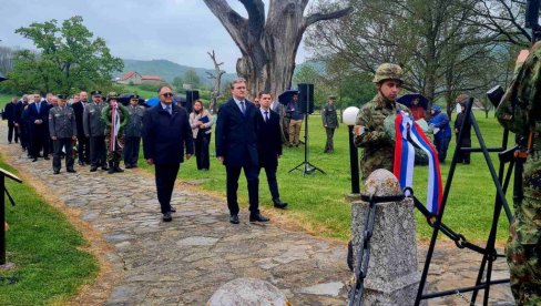 OBELEŽEN DAN GORNJEG MILANOVCA: Polioženi venci, održana državna ceremonija OBELEŽEN DAN GORNJEG MILANOVCA: Polioženi venci, održana državna ceremonija