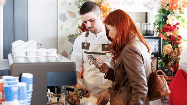 УПОЗНАЈТЕ КАФУ КОЈА ЈЕ ОСВОЈИЛА ВОЗАЧЕ У СРБИЈИ: Позив на Drive Cafe дружење УПОЗНАЈТЕ КАФУ КОЈА ЈЕ ОСВОЈИЛА ВОЗАЧЕ У СРБИЈИ: Позив на Drive Cafe дружење