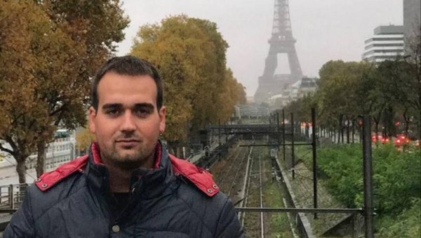 НАДАМ СЕ ДА ЋЕШ И НА НЕБЕСИМА НАСТАВИТИ ДА ГРАДИШ Никола је погинуо у тешкој несрећи код Зајечара - Оставио породицу завијену у црно НАДАМ СЕ ДА ЋЕШ И НА НЕБЕСИМА НАСТАВИТИ ДА ГРАДИШ Никола је погинуо у тешкој несрећи код Зајечара - Оставио породицу завијену у црно