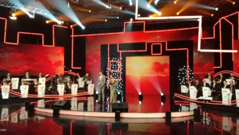 SABOR NARODNE MUZIKE: Pobednici finalne večeri starogradske muzike i romansi su Marija Serdar i Đorđe Čavić (FOTO) SABOR NARODNE MUZIKE: Pobednici finalne večeri starogradske muzike i romansi su Marija Serdar i Đorđe Čavić (FOTO)