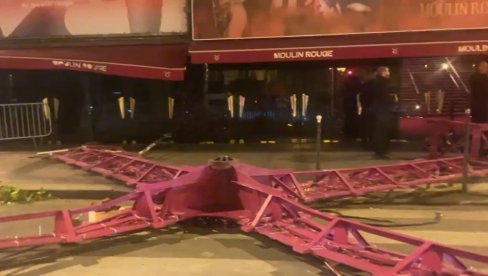 SRUŠIO SE JEDAN OD NAJPOZNATIJIH SIMBOLA PARIZA: Ovako nešto se do sada nije desilo (VIDEO) SRUŠIO SE JEDAN OD NAJPOZNATIJIH SIMBOLA PARIZA: Ovako nešto se do sada nije desilo (VIDEO)