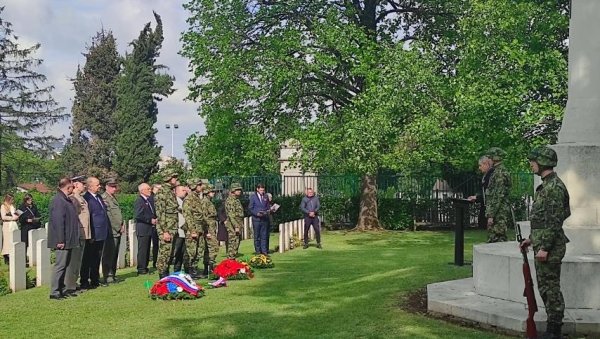 У СЕЋАЊЕ НА ГАЛИПОЉЕ И МИРОВНЕ МИСИЈЕ: Обележавање АНЗАК дана на београдском гробљу Комонвелта У СЕЋАЊЕ НА ГАЛИПОЉЕ И МИРОВНЕ МИСИЈЕ: Обележавање АНЗАК дана на београдском гробљу Комонвелта