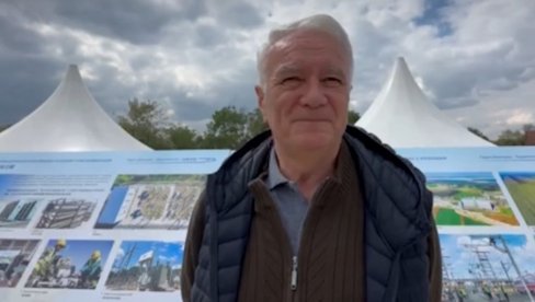 OVO STVARNO IZGLEDA PREDIVNO Meštani Bačke Topole oduševljeni zbog spajanja koloseka Novi Sad - Subotica (VIDEO) OVO STVARNO IZGLEDA PREDIVNO Meštani Bačke Topole oduševljeni zbog spajanja koloseka Novi Sad - Subotica (VIDEO)