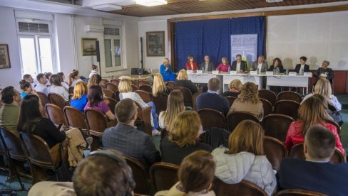 Predstavljanje rezultata istraživanja pacijenata sa rakom pluća o njihovoj informisanosti, prevenciji, skriningu i lečenju raka pluća u Srbi Predstavljanje rezultata istraživanja pacijenata sa rakom pluća o njihovoj informisanosti, prevenciji, skriningu i lečenju raka pluća u Srbi