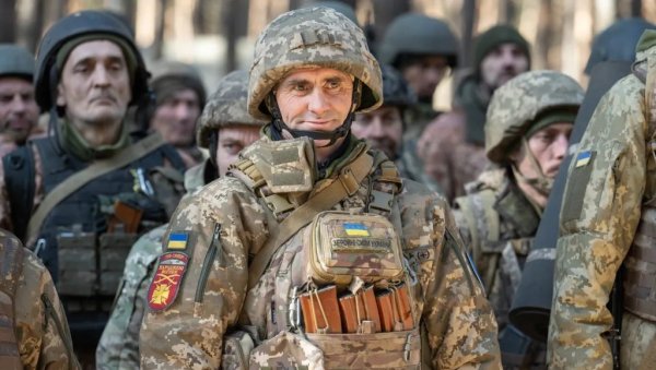 ЦЕЛО ДРУШТВО ЋЕ ДА СЕ ЖРТВУЈЕ: Власт прети општом мобилизацијом у Украјини