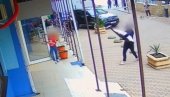 БИЗАРНО: Човек понео мртвог делфина кући, полиција одмах реаговала (ВИДЕО) БИЗАРНО: Човек понео мртвог делфина кући, полиција одмах реаговала (ВИДЕО)