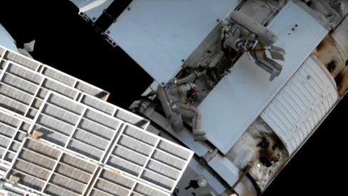 RUSKI KOSMONAUTI: Pogledajte snimak kako rade na brodu (VIDEO) RUSKI KOSMONAUTI: Pogledajte snimak kako rade na brodu (VIDEO)