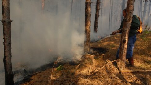 ZAJEDNO PROTIV POŽARA: Kraljevčani prvi u Srbiji finansiraju dobrovoljna vatrogasna društva ZAJEDNO PROTIV POŽARA: Kraljevčani prvi u Srbiji finansiraju dobrovoljna vatrogasna društva
