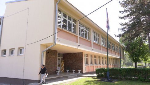 SREĐENA POSLE SKORO 60 GODINA: Završena rekonstrukcija OŠ Slobodan Penezić Krcun u Junkovcu (FOTO) SREĐENA POSLE SKORO 60 GODINA: Završena rekonstrukcija OŠ Slobodan Penezić Krcun u Junkovcu (FOTO)