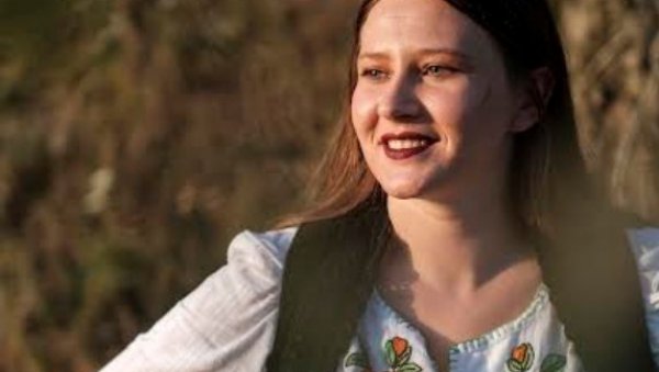 УЗ ТАМЈАН ЧУВА БАШТИНУ: Крљевчанку Јелену Костић судбина одвела у Републику Српску где је оформила етно-групу УЗ ТАМЈАН ЧУВА БАШТИНУ: Крљевчанку Јелену Костић судбина одвела у Републику Српску где је оформила етно-групу