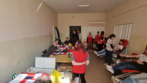 VIŠE OD 60 DAVALACA KRVI DANAS: Rekordan broj donora na akciji u Paraćinu (FOTO) VIŠE OD 60 DAVALACA KRVI DANAS: Rekordan broj donora na akciji u Paraćinu (FOTO)