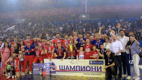 SA DELIJAMA DO 13. KRUNE: Odbojkaši Crvene zvezde posle osam godina osvojili titulu pošto su u majstorici finala plej-ofa savladali Partizan