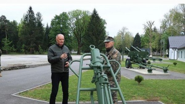 НОВОСТИ ОТКРИВАЈУ - ОПАСАН ПЛАН САРАЈЕВА И ЗАПАДА: Режирају сукоб, а кривицу хоће да свале на РС, разматра се напад на Бошњаке повратнике НОВОСТИ ОТКРИВАЈУ - ОПАСАН ПЛАН САРАЈЕВА И ЗАПАДА: Режирају сукоб, а кривицу хоће да свале на РС, разматра се напад на Бошњаке повратнике