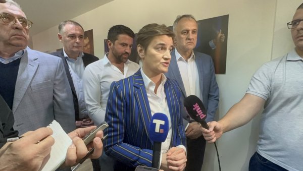 ОПОЗИЦИЈА ИЗБАЦИЛА ЂИЛАСА ИЗ ИГРЕ: Брнабићева на питање “Новости” (ВИДЕО) ОПОЗИЦИЈА ИЗБАЦИЛА ЂИЛАСА ИЗ ИГРЕ: Брнабићева на питање “Новости” (ВИДЕО)