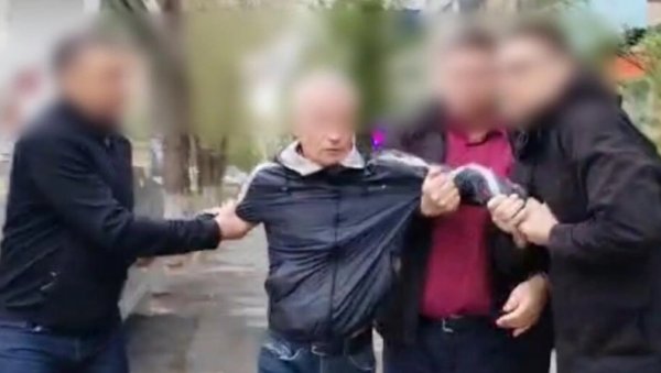 ПРИВЕДЕН УБИЦА КОЈИ СЕ КРИО 30 ГОДИНА: Откривено шта је рекао полицији (ВИДЕО) ПРИВЕДЕН УБИЦА КОЈИ СЕ КРИО 30 ГОДИНА: Откривено шта је рекао полицији (ВИДЕО)