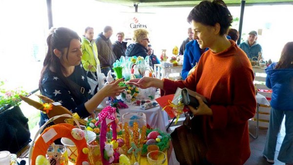 СУНЦЕ У СУСРЕТ УСКРСУ: Продајна изложба у Сремској Митровици СУНЦЕ У СУСРЕТ УСКРСУ: Продајна изложба у Сремској Митровици