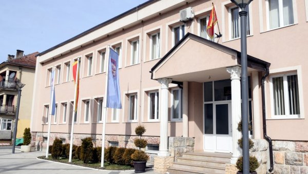 ИЗБОРИ НИСУ ОДЛОЖЕНИ: Прекинут изборни процес у Андријевици ИЗБОРИ НИСУ ОДЛОЖЕНИ: Прекинут изборни процес у Андријевици