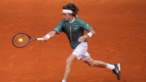 RUBLJOV JE ELIMINISAO ALKARAZA: Amerikanac je opasan i na šljaci! RUBLJOV JE ELIMINISAO ALKARAZA: Amerikanac je opasan i na šljaci!