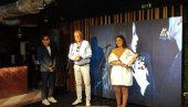 SIJA OD SREĆE: Nadica Ademov čeka drugu bebu, u trudnoći sprema novi album (FOTO/VIDEO) SIJA OD SREĆE: Nadica Ademov čeka drugu bebu, u trudnoći sprema novi album (FOTO/VIDEO)