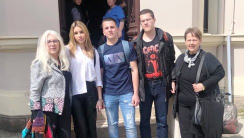 SJAJNI MATEMATIČARI PARAĆINSKE EKONOMSKE ŠKOLE: Dva učenika na Republičkom takmičenju zauzela treće mesto SJAJNI MATEMATIČARI PARAĆINSKE EKONOMSKE ŠKOLE: Dva učenika na Republičkom takmičenju zauzela treće mesto