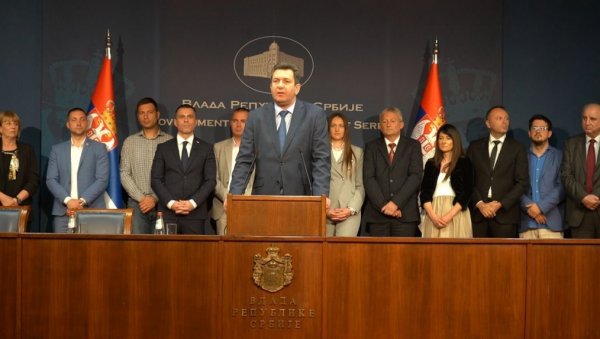 ЗА БУДУЋЕ АМБАСАДОРЕ СРБИЈЕ: Потписан Уговор о додели новца за кампове младих из дијаспоре ЗА БУДУЋЕ АМБАСАДОРЕ СРБИЈЕ: Потписан Уговор о додели новца за кампове младих из дијаспоре