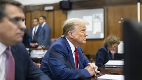 ISTORIJSKI MOMENAT U AMERICI: Tramp proglašen krivim po sve 34 tačke optužnice ISTORIJSKI MOMENAT U AMERICI: Tramp proglašen krivim po sve 34 tačke optužnice