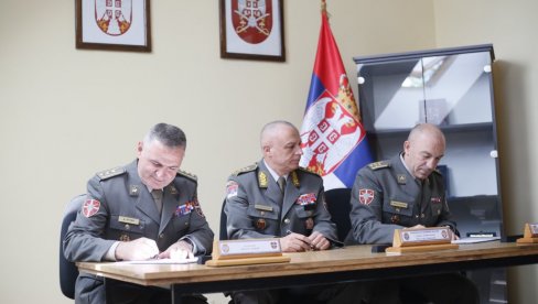SA BRANIKA OTADŽBINE U - PENZIJU: Primopredaja dužnosti komandanta Treće brigade Kopnene vojske SA BRANIKA OTADŽBINE U - PENZIJU: Primopredaja dužnosti komandanta Treće brigade Kopnene vojske