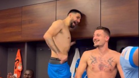 ALEKSANDAR MITROVIĆ IMAO SVOJ ŠOU! Al Hilal slavio, Srbin udarao glavom o ormar i svađao se sa sudijom ALEKSANDAR MITROVIĆ IMAO SVOJ ŠOU! Al Hilal slavio, Srbin udarao glavom o ormar i svađao se sa sudijom