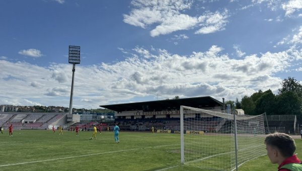 СУПЕРЛИГА - ГОЛОВИ НА СВЕ СТРАНЕ: Нишлије приземљиле змајеве, ИМТ двапут губио од отписаног Радника, па му напунио мрежу (ВИДЕО) СУПЕРЛИГА - ГОЛОВИ НА СВЕ СТРАНЕ: Нишлије приземљиле змајеве, ИМТ двапут губио од отписаног Радника, па му напунио мрежу (ВИДЕО)