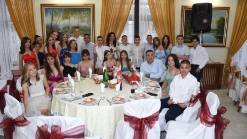 NA PROSLAVU MATURE – BESPLATNO: Opština Beočin i ove godine organizuje proslavu za osmake NA PROSLAVU MATURE – BESPLATNO: Opština Beočin i ove godine organizuje proslavu za osmake